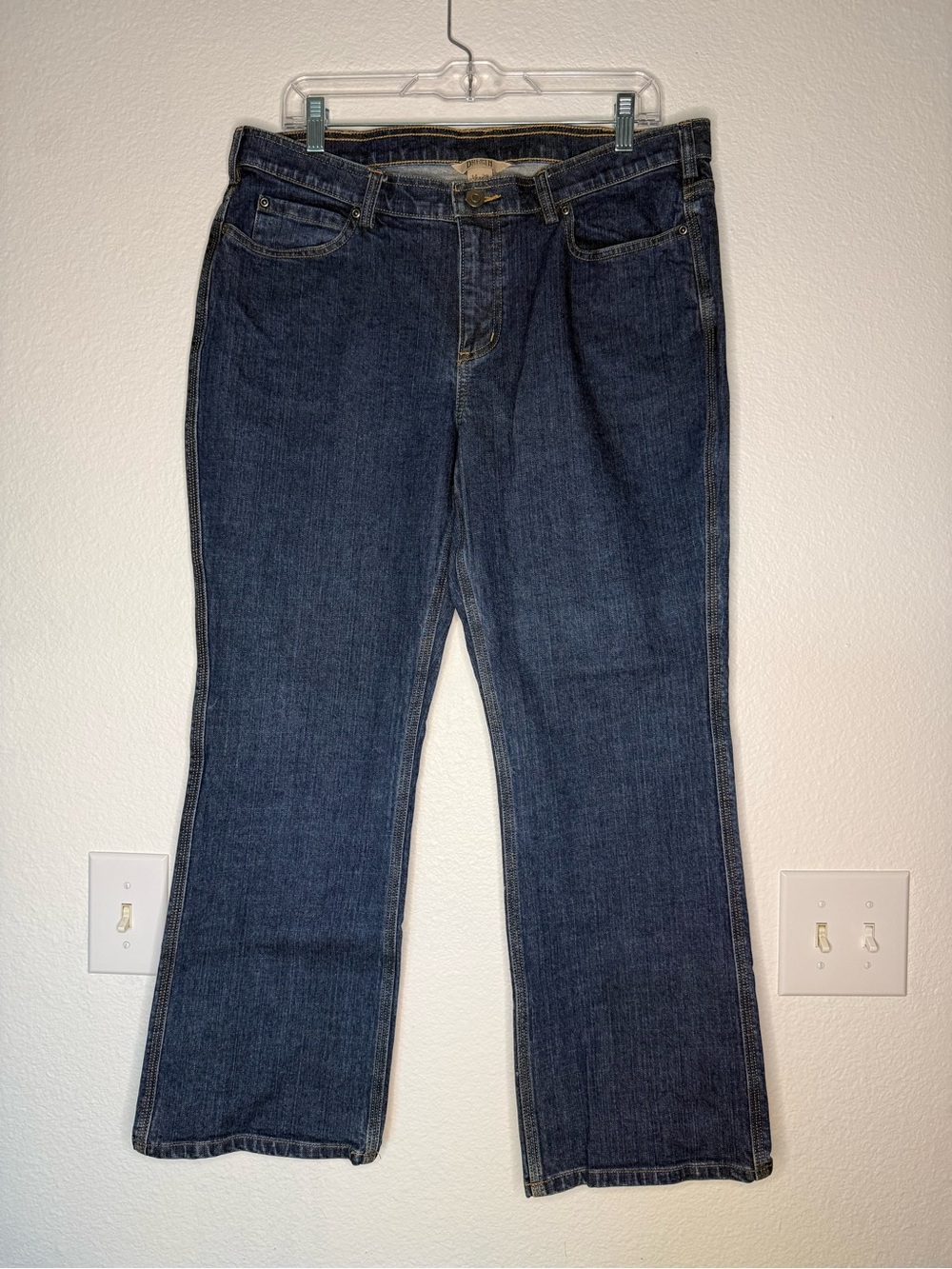 Duluth Trading Co. Women’s Jeans 14x29 – Dark Wash Straight Leg 5-pocket Style